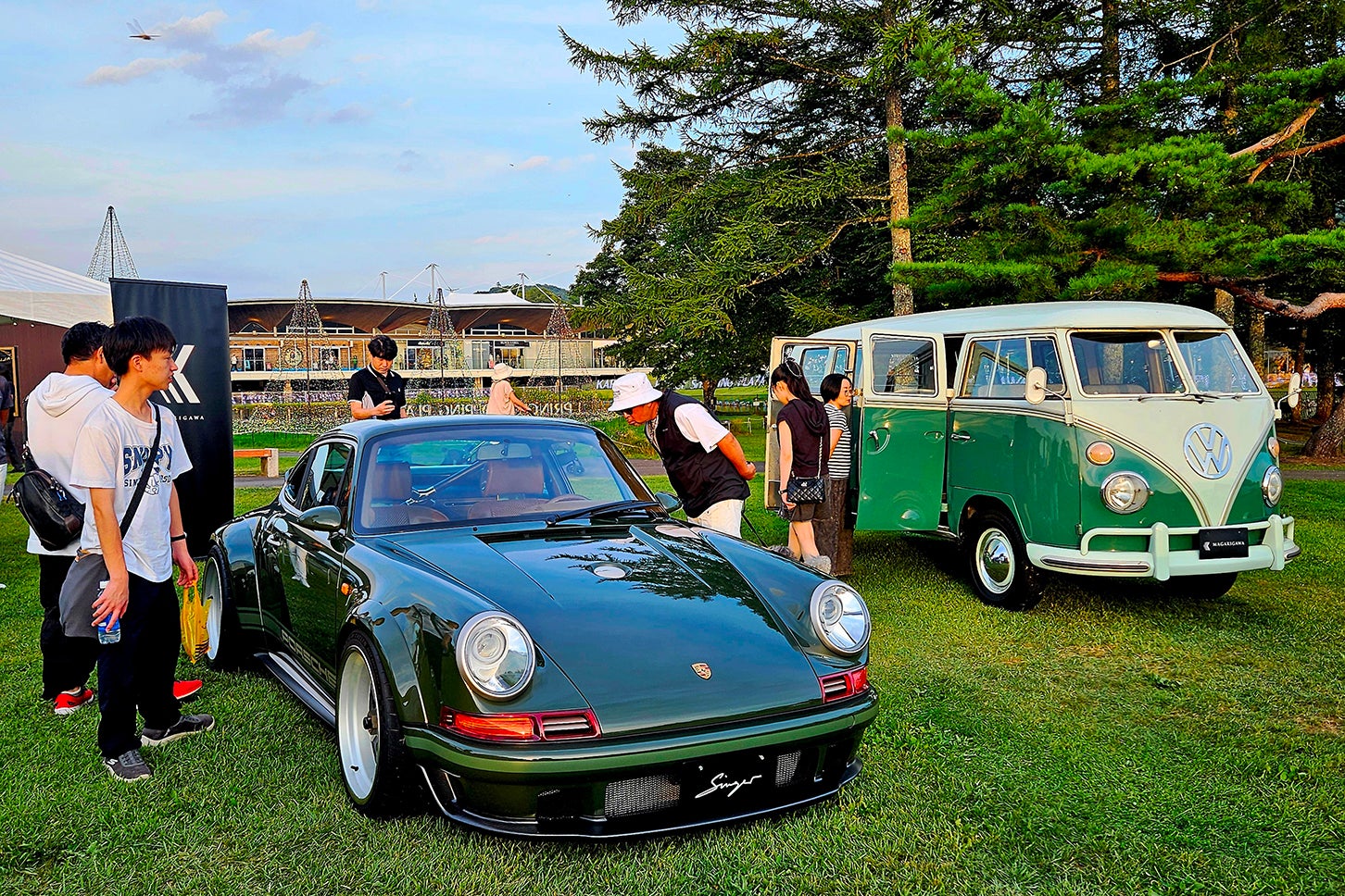 コーンズ・モーターズが展示したシンガー911DLSは、会場のポルシェファンを騒然とさせていた