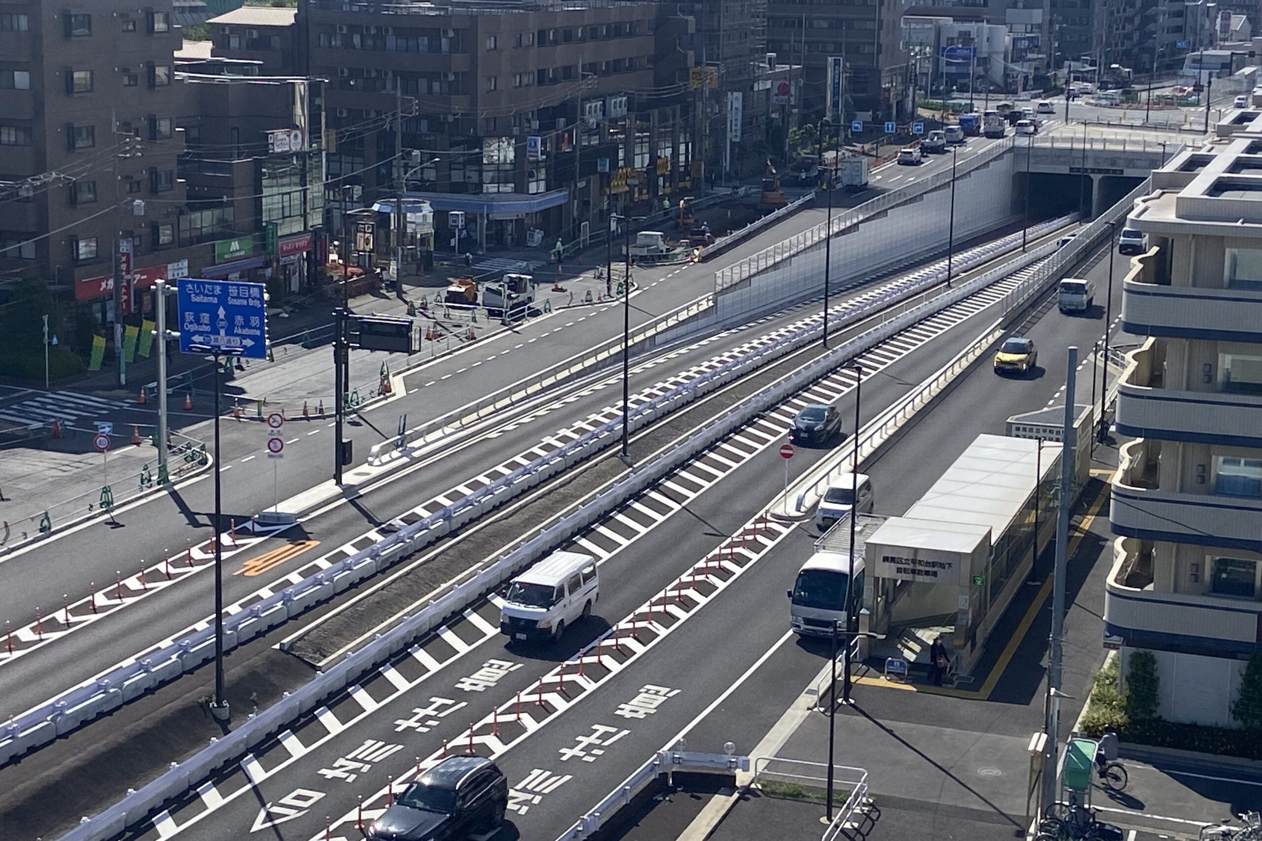 東京都内の都市計画道路の整備は着実に進行している。