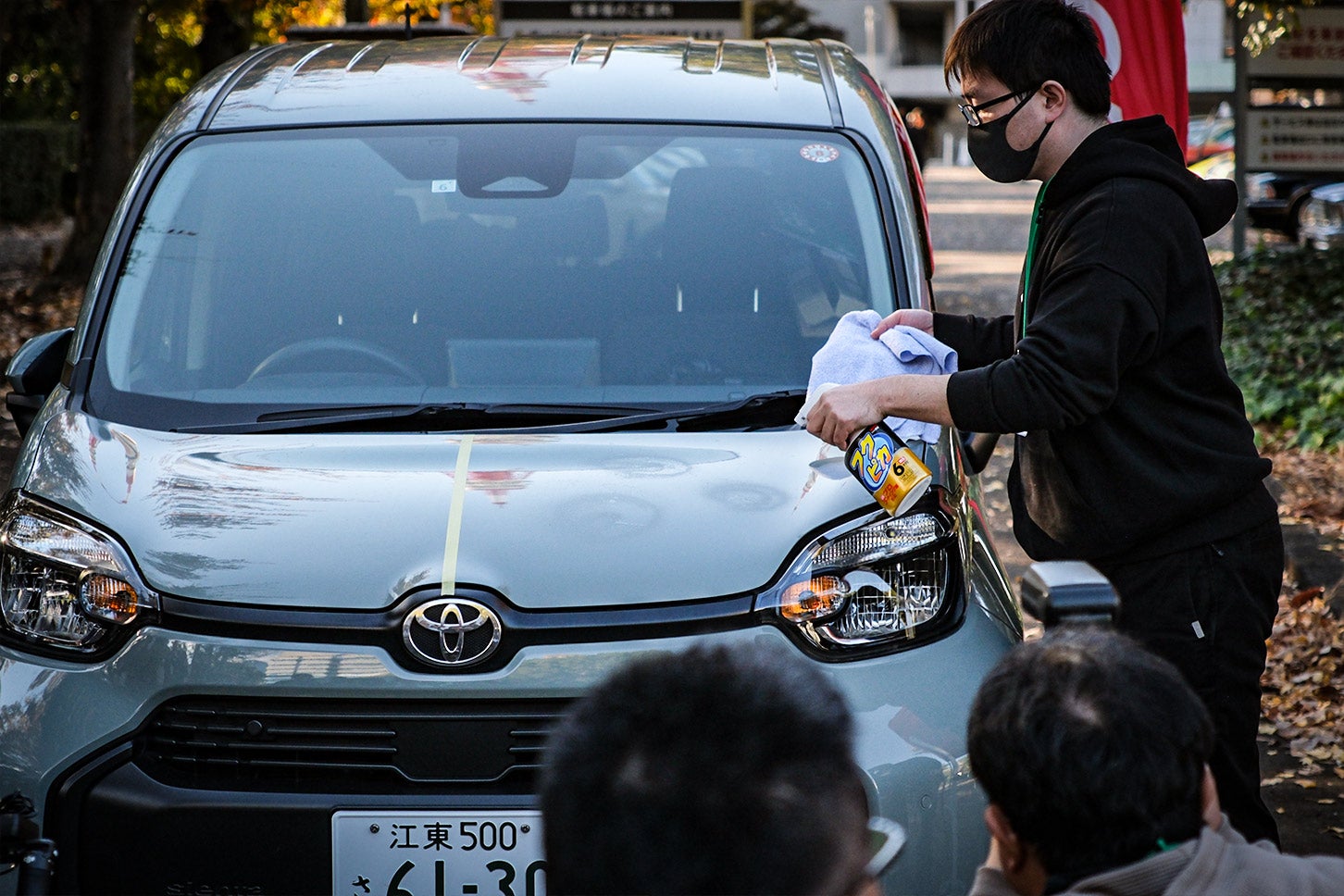 「フクピカトリガー強力タイプ 2.0」は、水なしでも汚れたボディにスプレーして拭くだけで、ツヤと撥水効果を6か月持続できるそうです。汚れた状態からでもOKなのが便利すぎです！