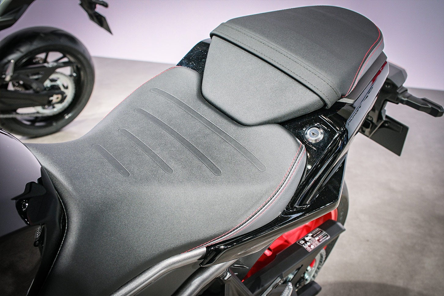 GSX-8TTのシートまわり