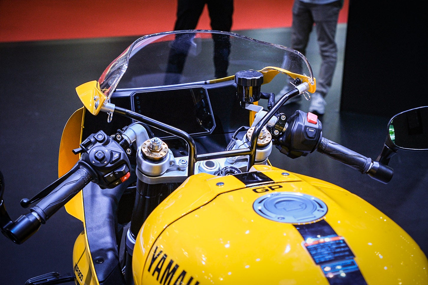 「XSR900GP」の新色「インターカラー」