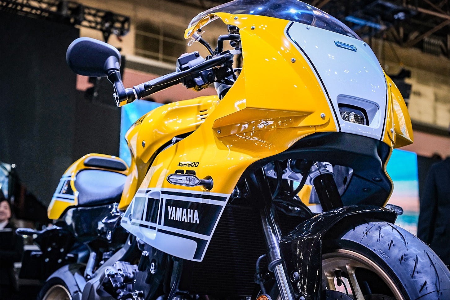 「XSR900GP」の新色「インターカラー」