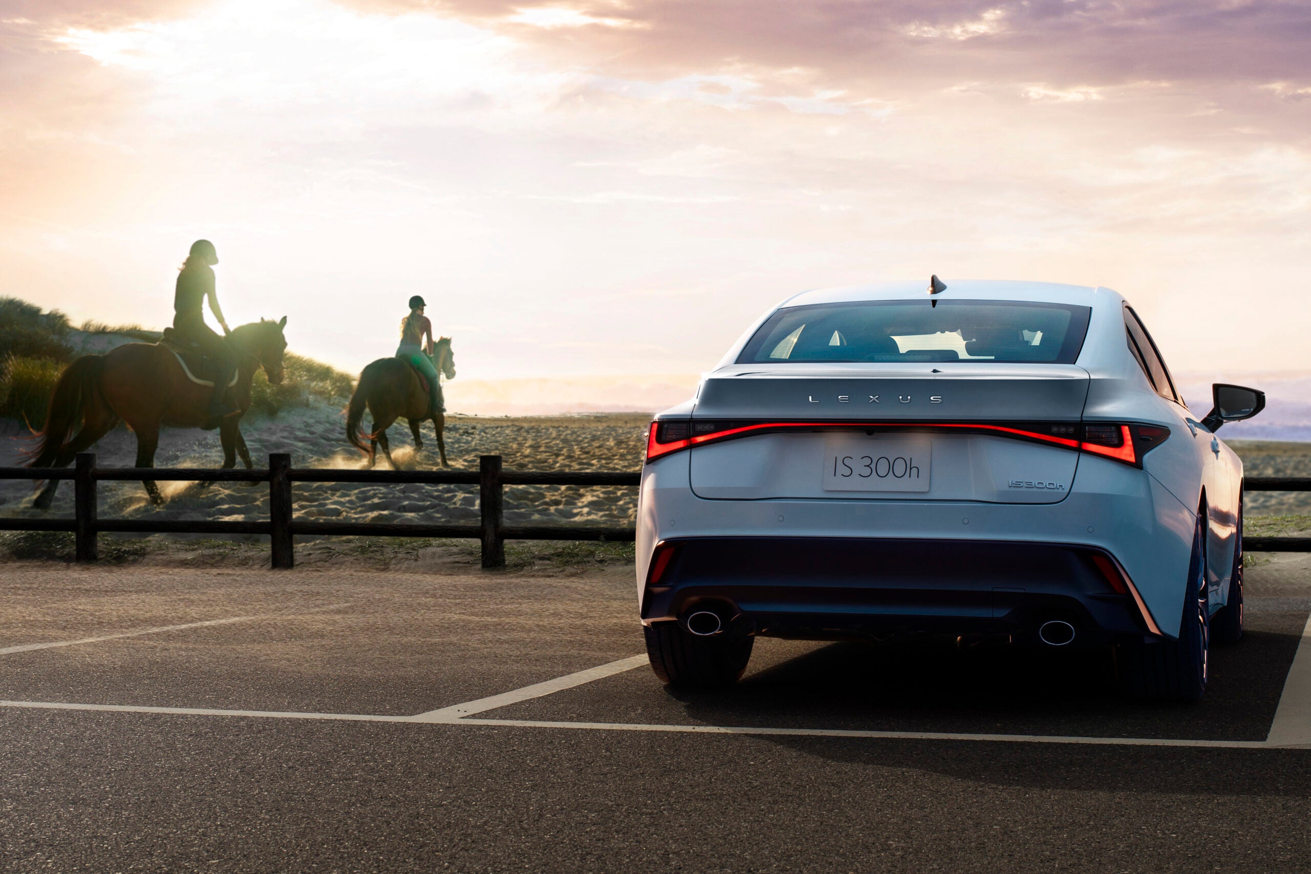 レクサスIS300h｜Lexus IS300h