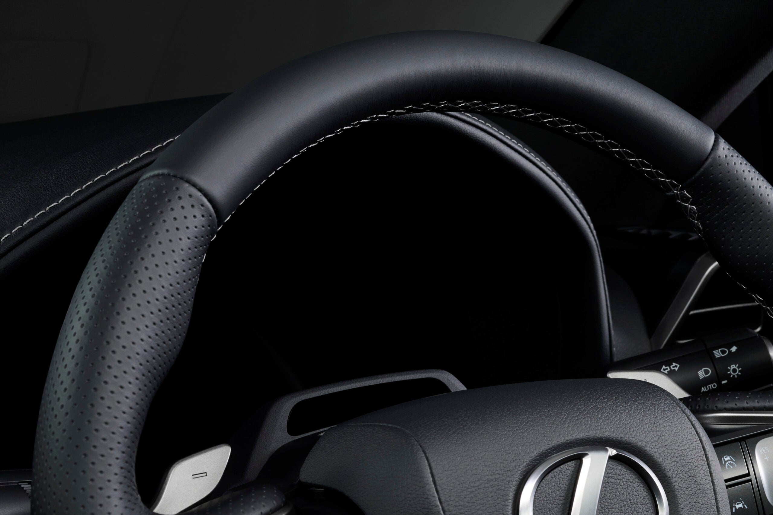 レクサスIS300h“Fスポーツ モードブラックV”｜Lexus IS300h “F SPORT Mode Black V”