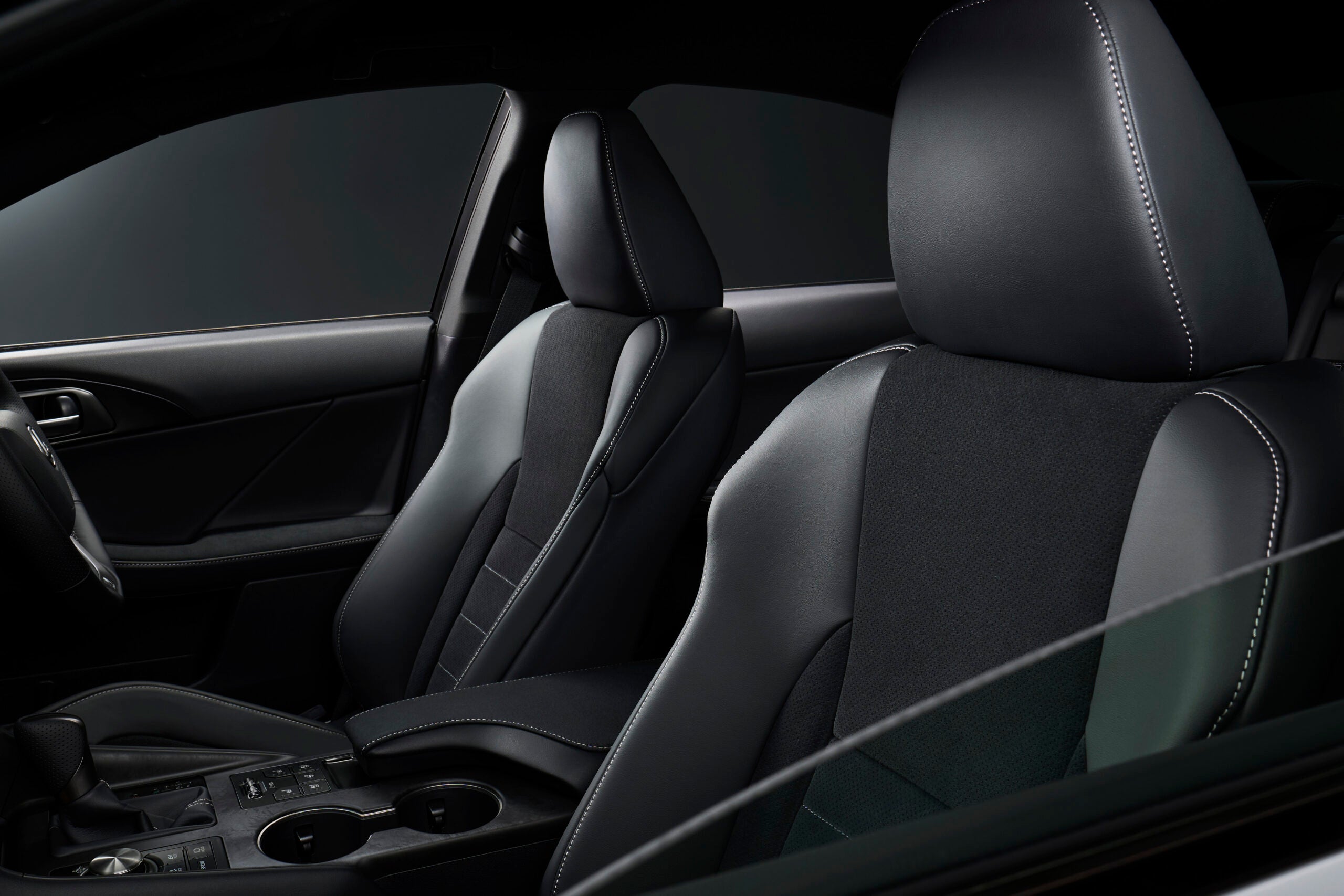 レクサスIS300h“Fスポーツ モードブラックV”｜Lexus IS300h “F SPORT Mode Black V”