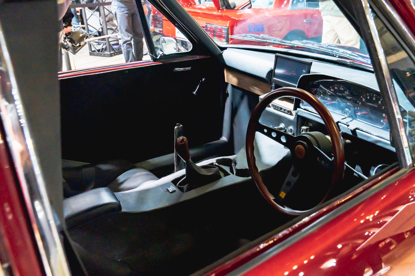 中央のモニターがタッチパネルになっている。