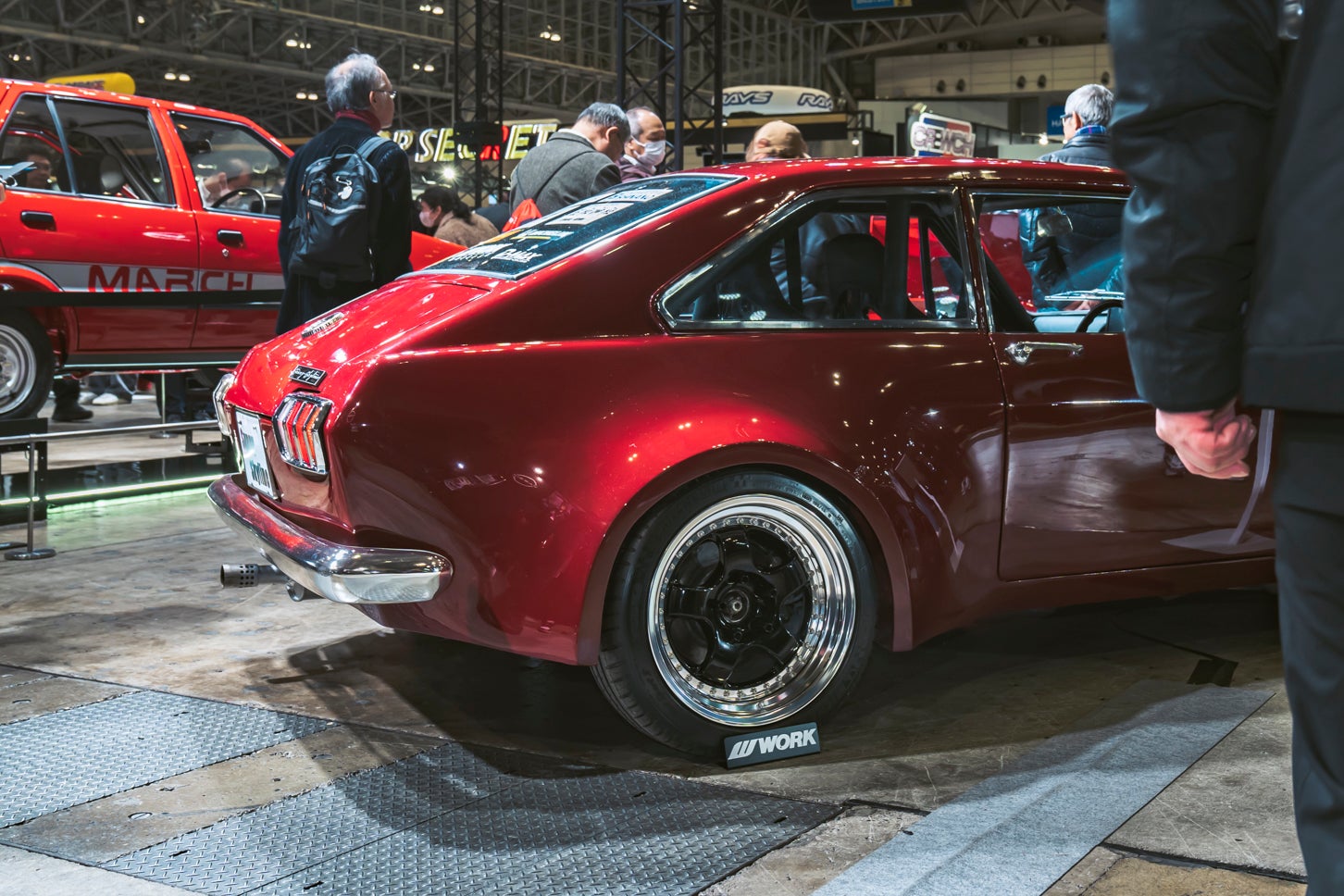 リアのスタイリングを見るとベースが「サニー」であることがよく分かる。