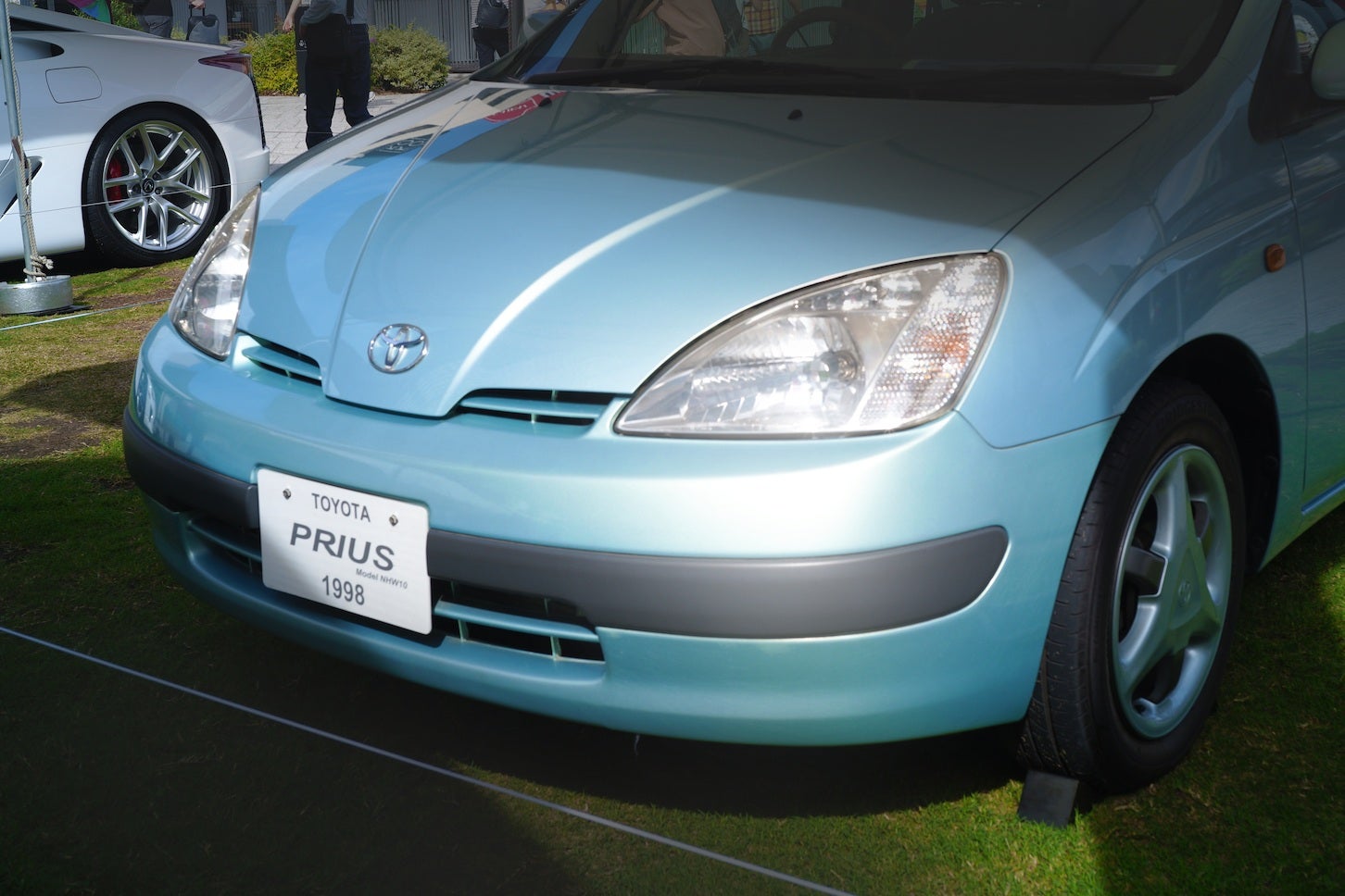 展⽰⾞両の初代プリウスは1998年とあったが、モデルイヤーは1997年で筆者と同い年である