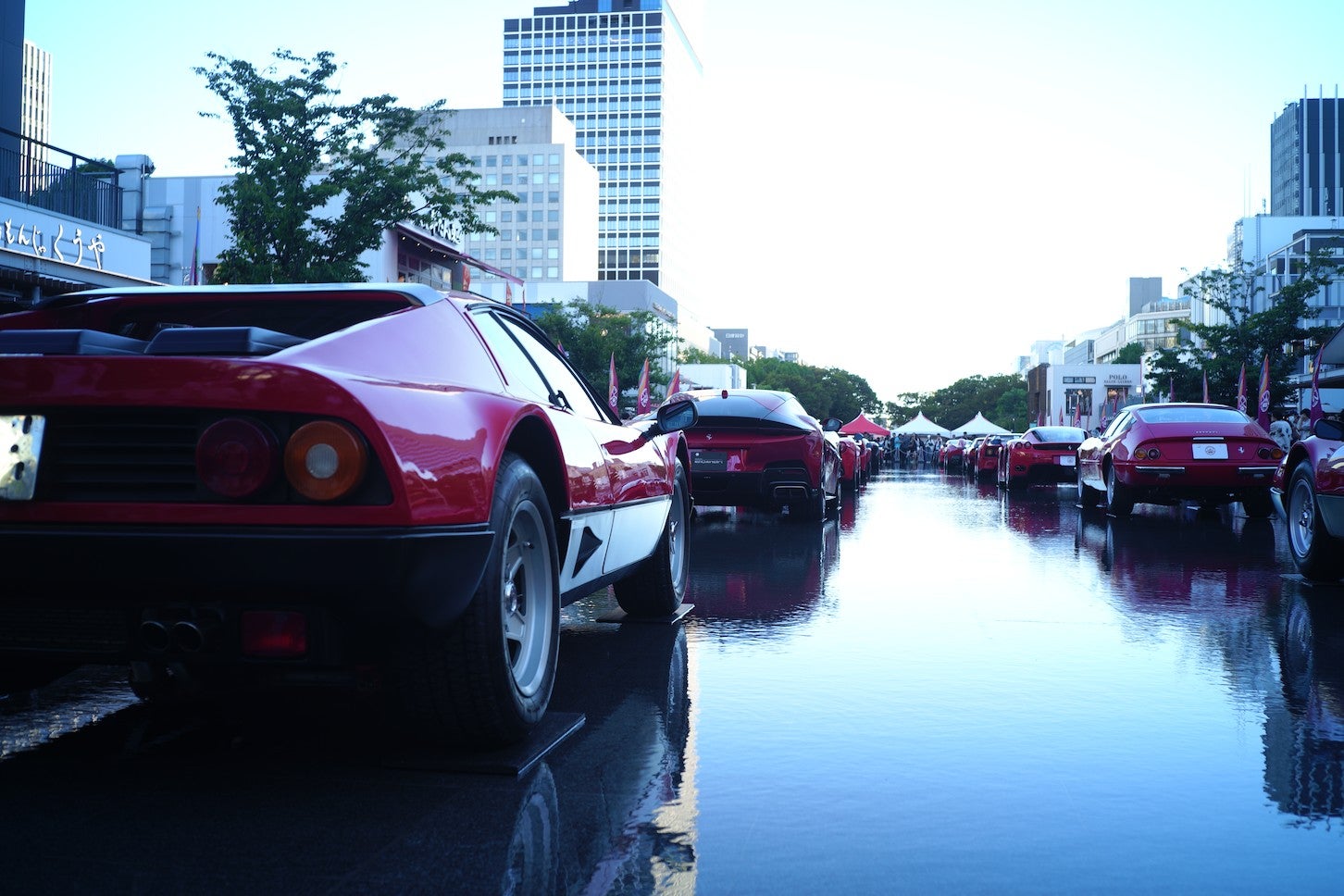 ミズベヒロバには美しき芸術作品群が並んだ