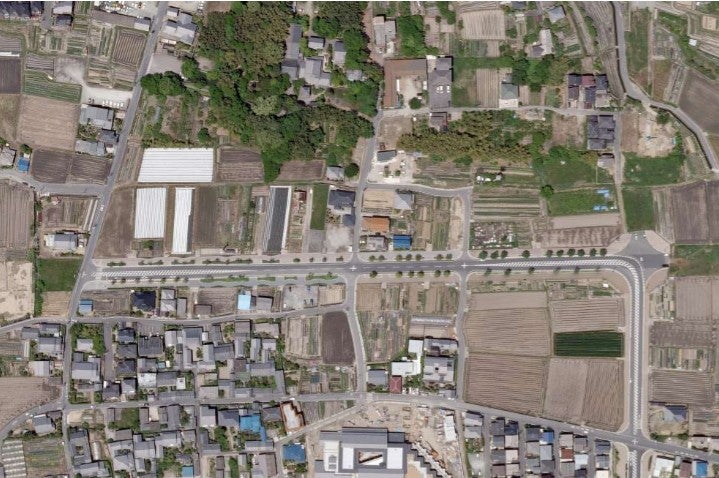 モデル道路として、かつて一部が飛び地状に先行開通していたいかるがパークウェイ。