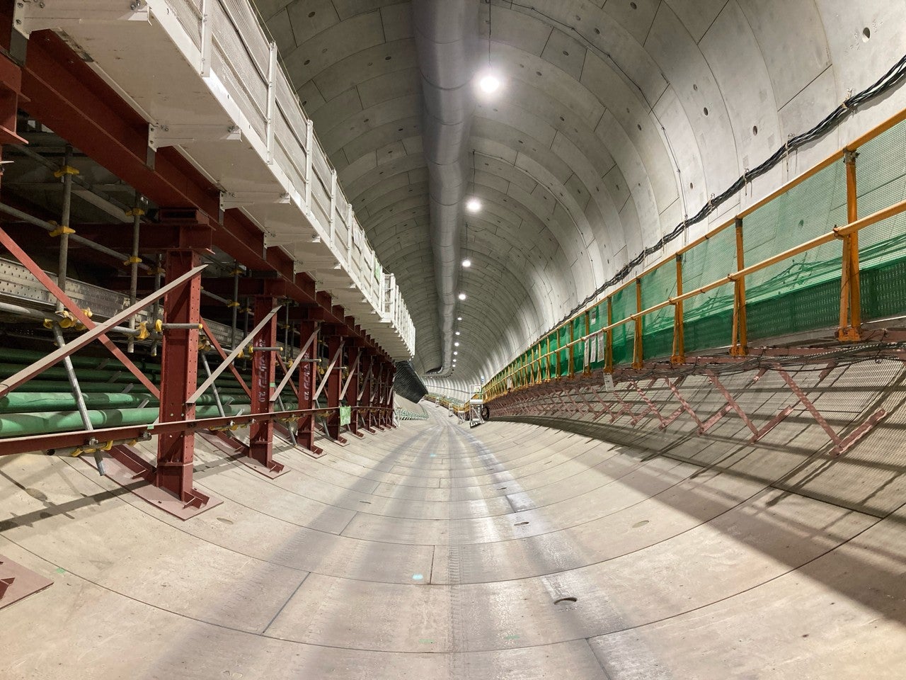 外環道のシールドトンネルの工事状況。