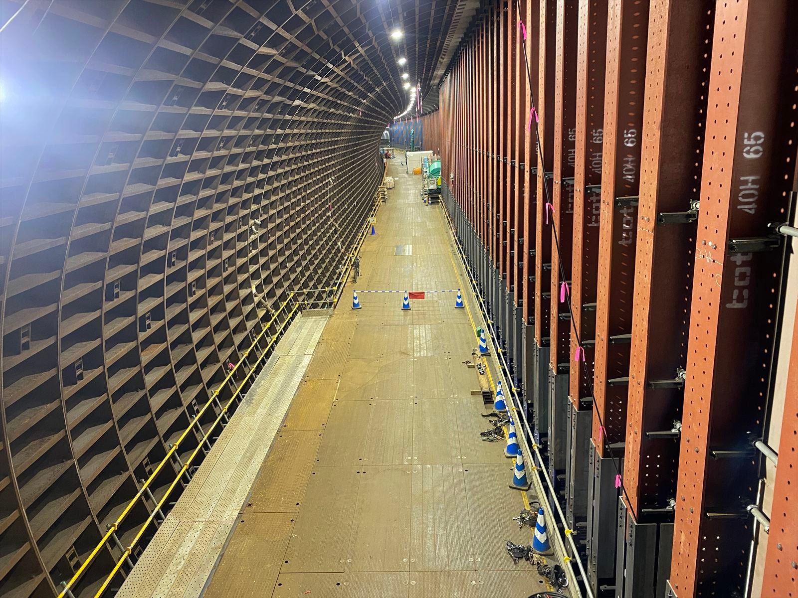 外環道のシールドトンネルの工事状況。