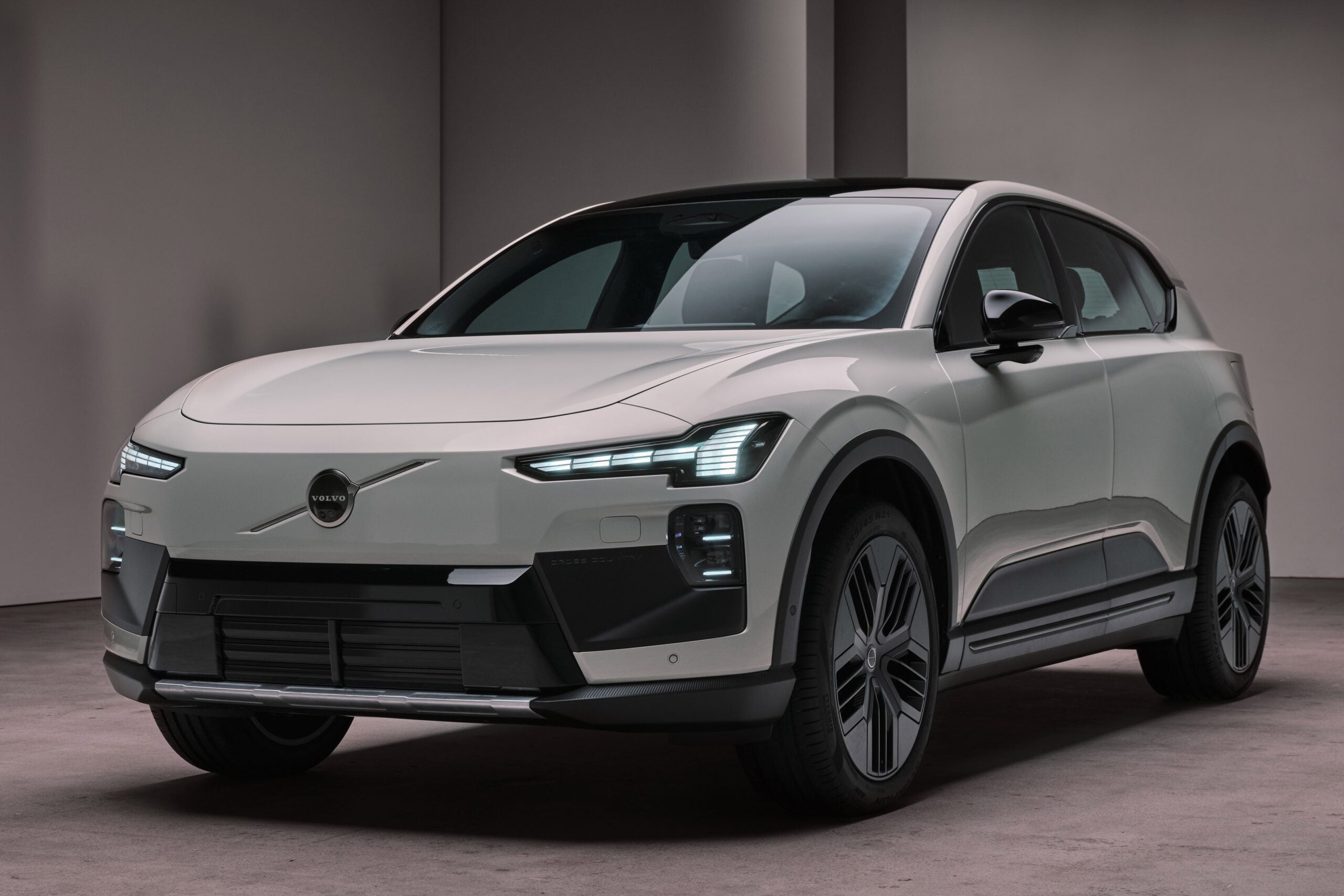 ボルボEX60クロスカントリー｜Volvo EX60 Cross Country