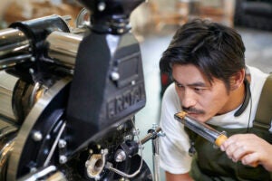 坂口憲二さん率いる「The Rising Sun Coffee」期間限定ポップアップストア｜ボルボスタジオ東京