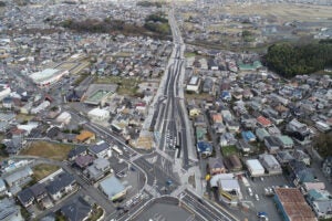 いかるがパークウェイの開通区間の様子。