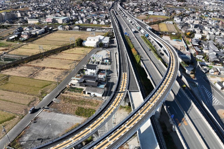 橿原高田IC（大阪方面接続ランプ）の整備状況。