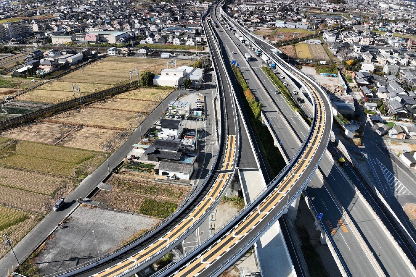 橿原高田IC（大阪方面接続ランプ）の整備状況。