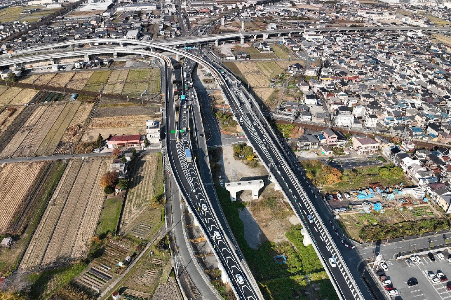 橿原高田IC（大阪方面接続ランプ）の整備状況。