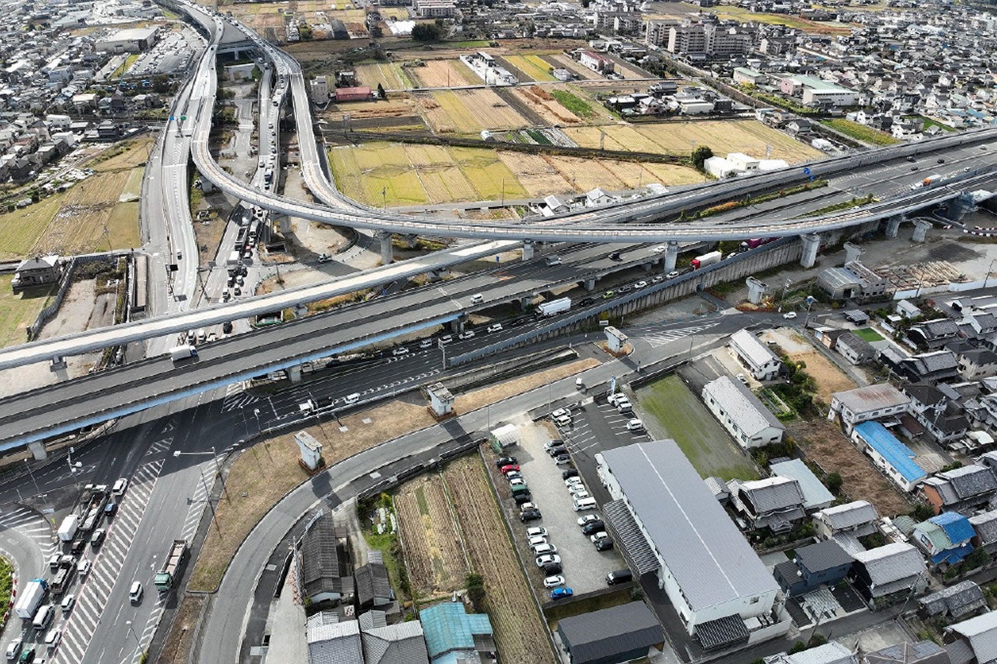 橿原高田IC（大阪方面接続ランプ）の整備状況。