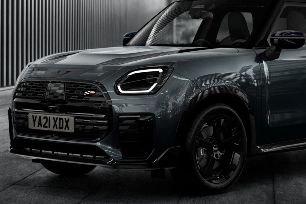 MINIのSUV、カントリーマンに新バリエーション「シャドー