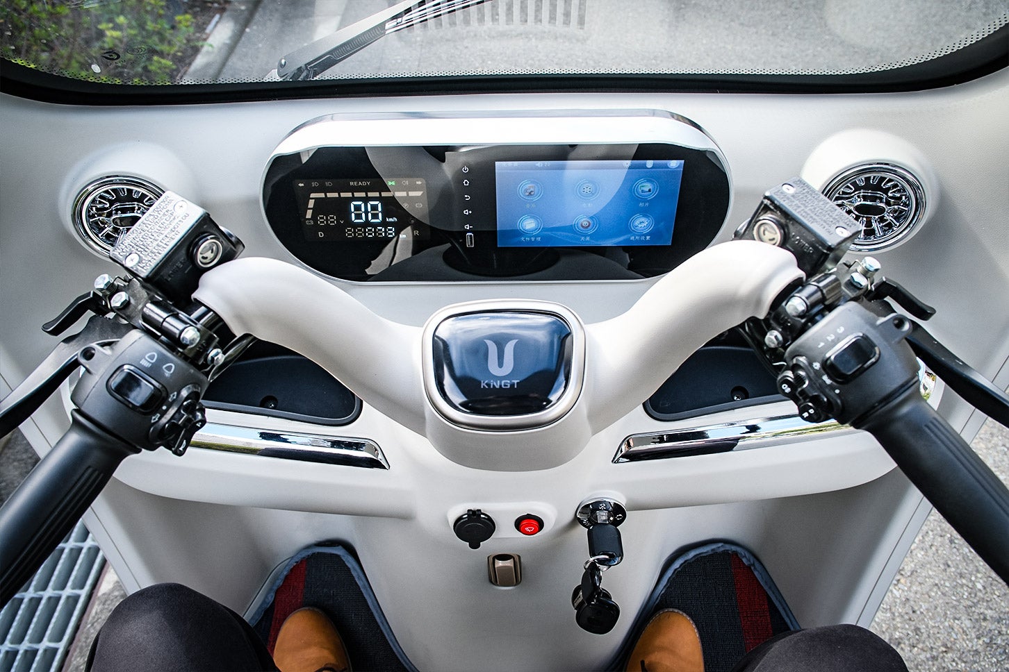 運転席から見たハンドルまわり