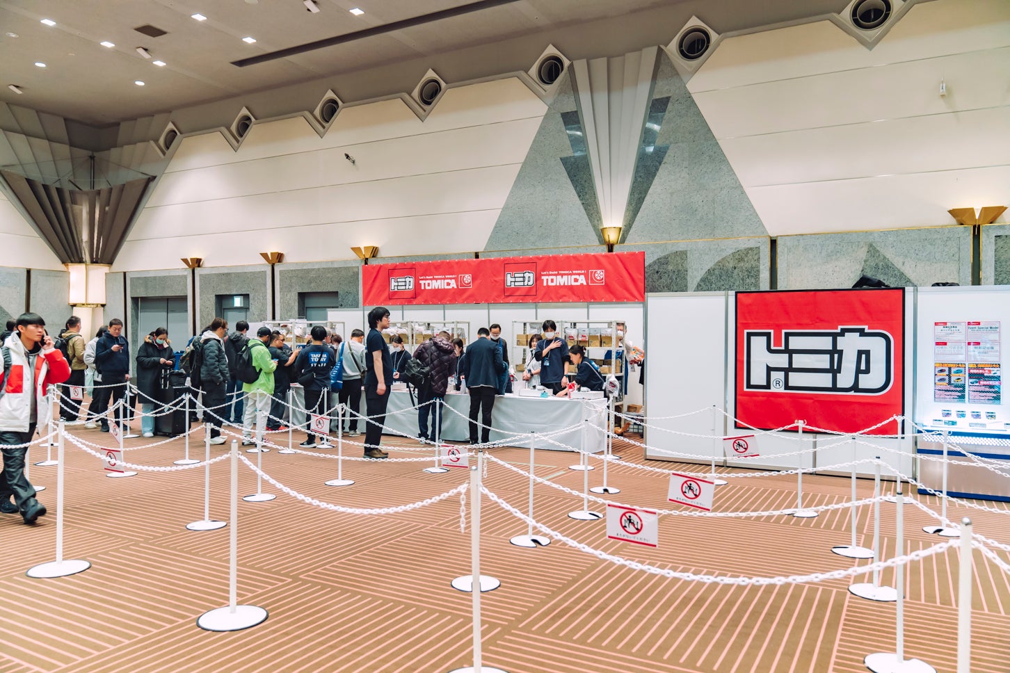 東京オートサロン2026のトミカ販売ブース。