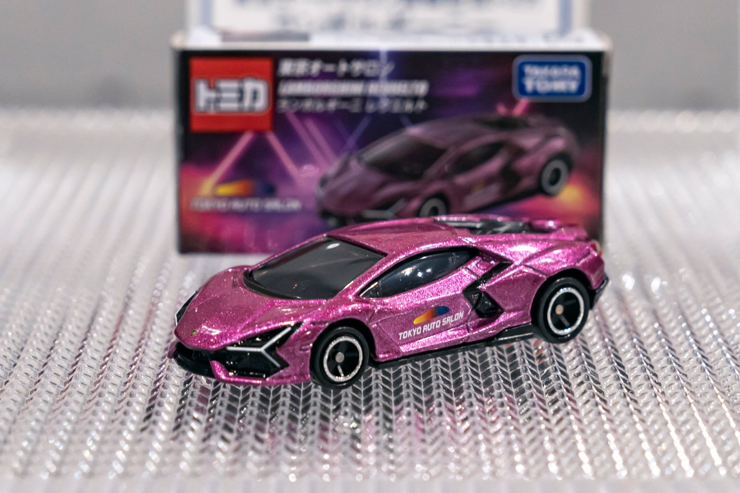 東京オートサロン開催記念トミカ ランボルギーニ レヴエルト。