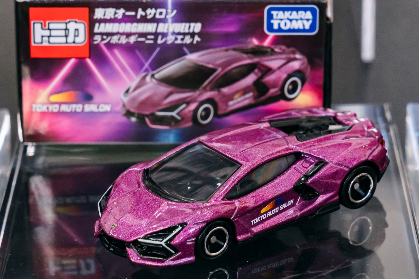 東京オートサロン開催記念トミカ ランボルギーニ レヴエルト。