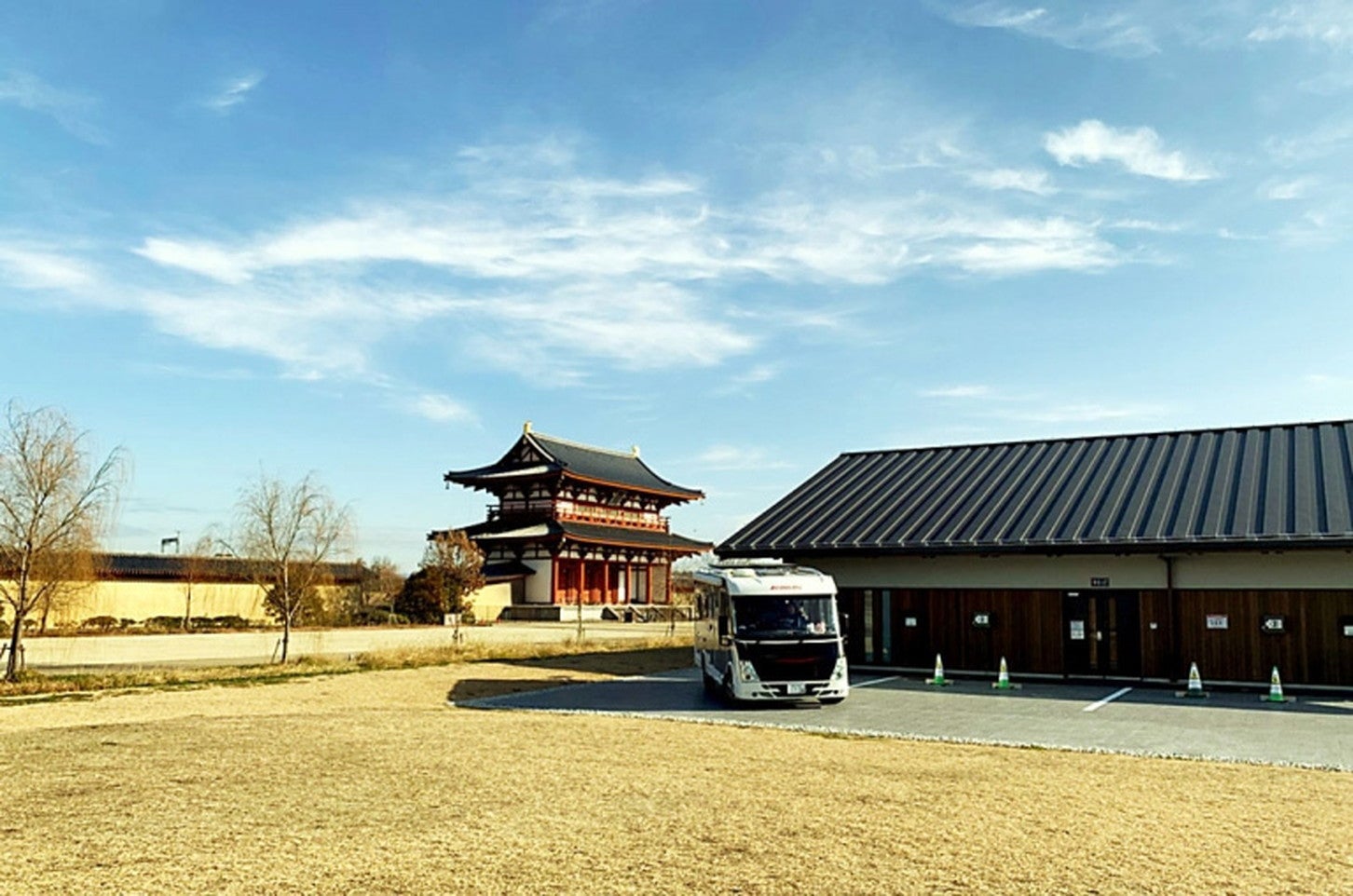 写真提供「RVパーク 平城京朱雀門ひろば」