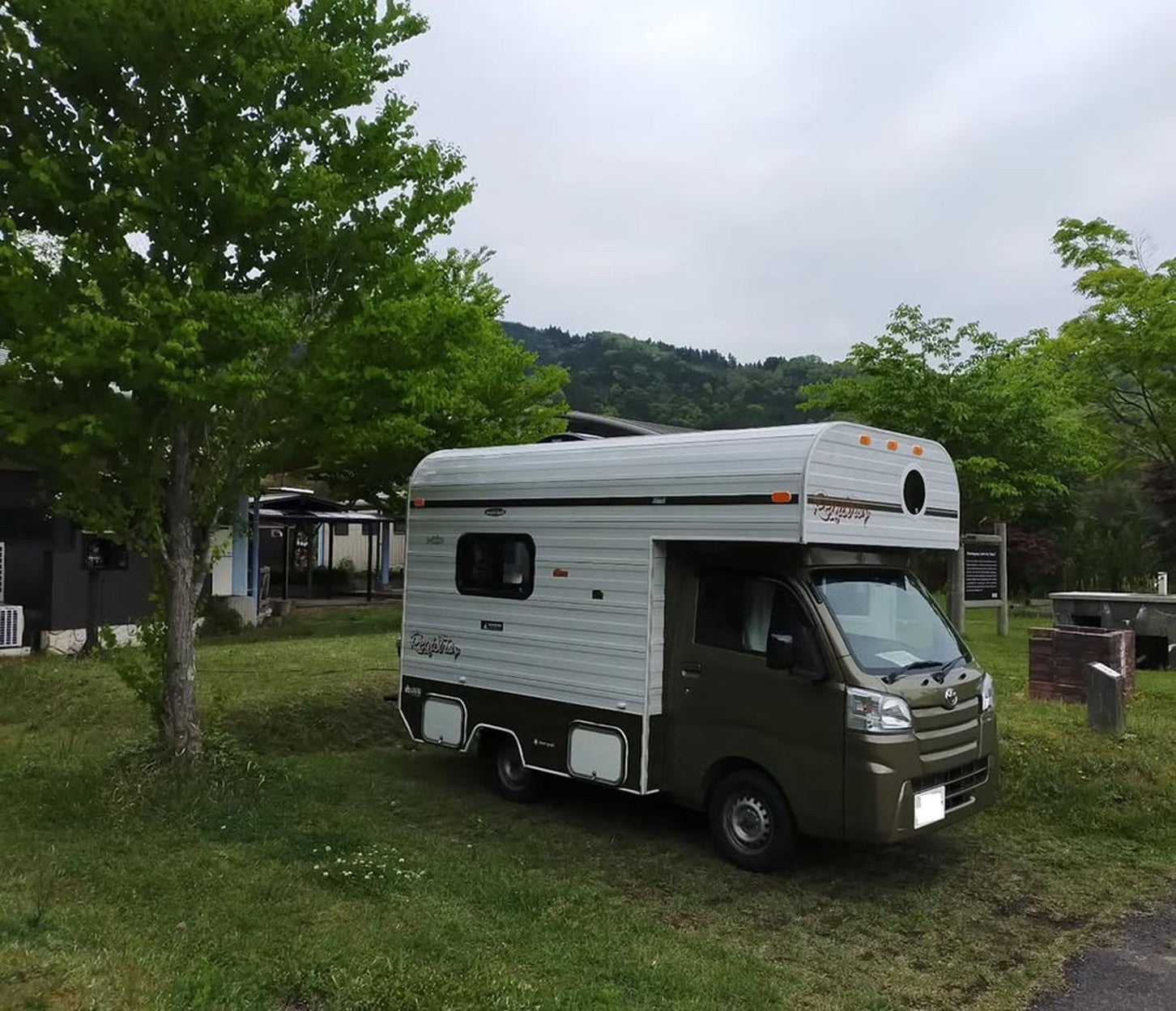 写真提供「緑水湖オートキャンプ場 RVパーク」