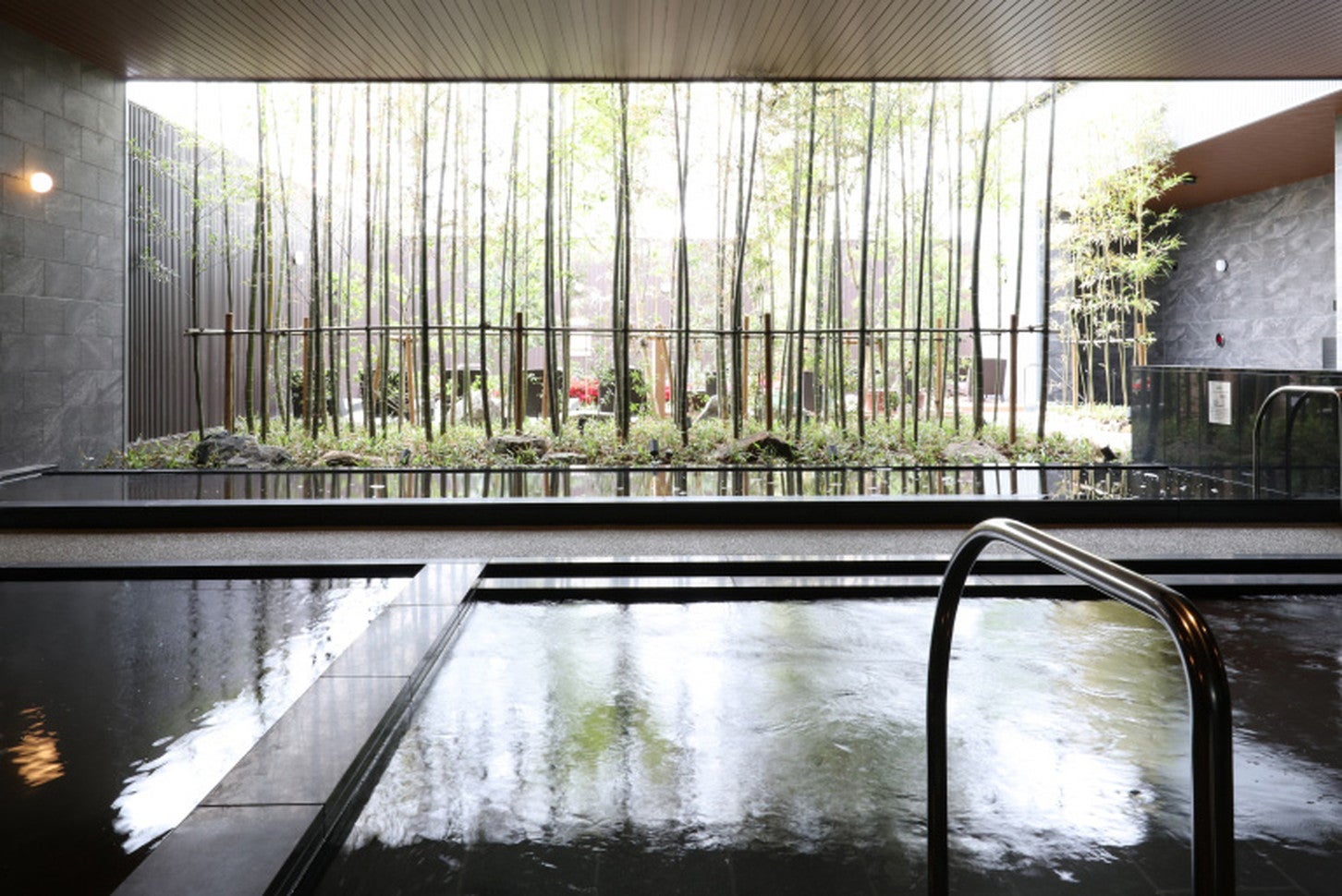 写真提供「RVパークsmart 佐賀の湯処 KOMOREBI」