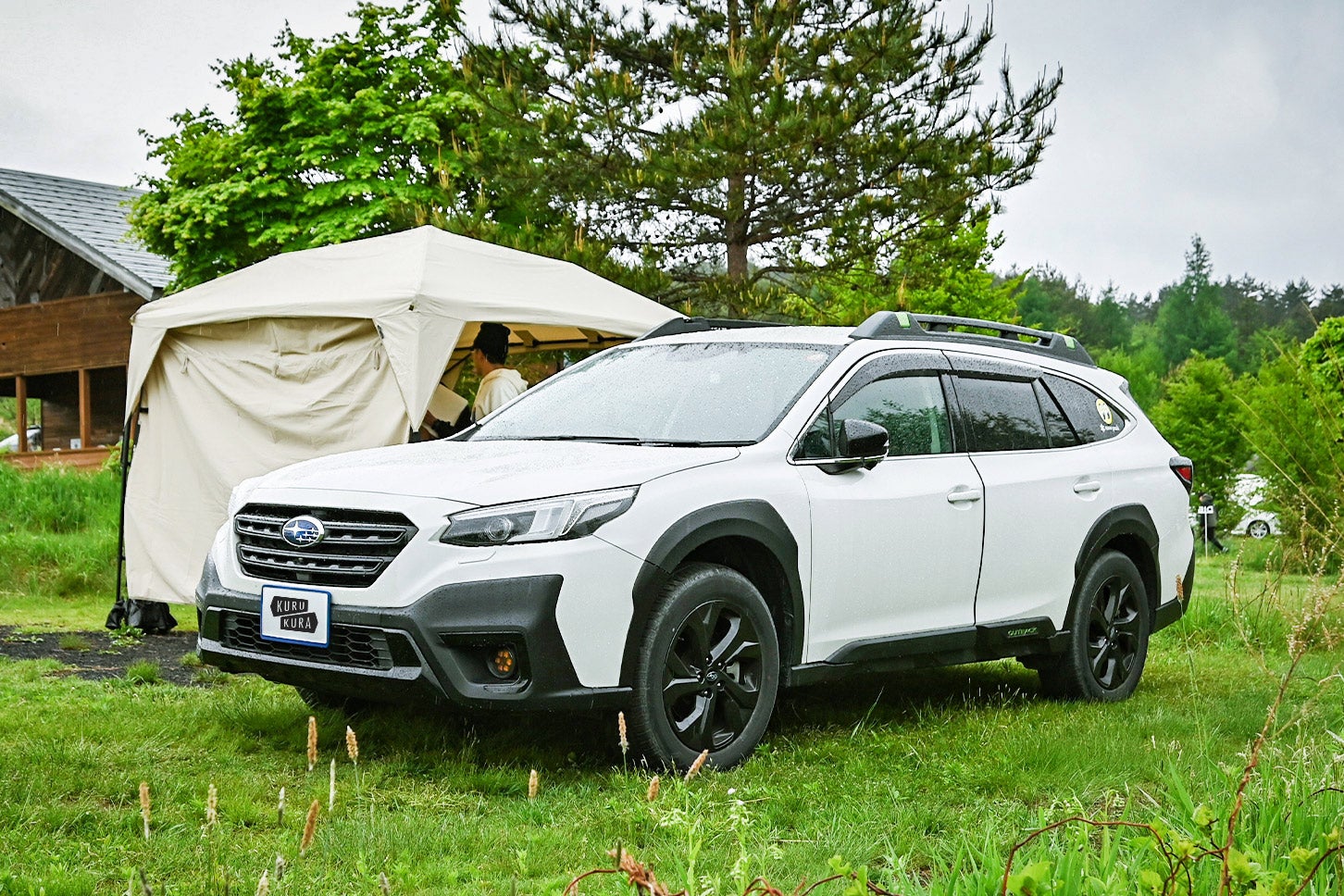 6代目アウトバックのボディカラーは9色設定。なおきさんは「クリスタルホワイト・パール」を選択した