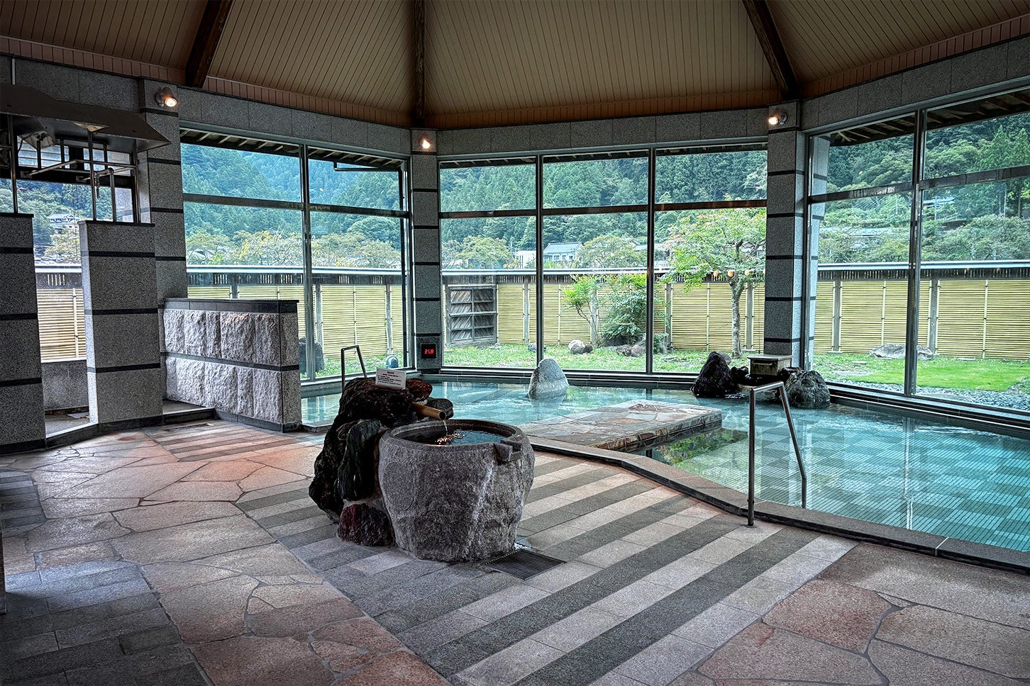 道の駅 遠山郷「かぐらの湯」の内湯