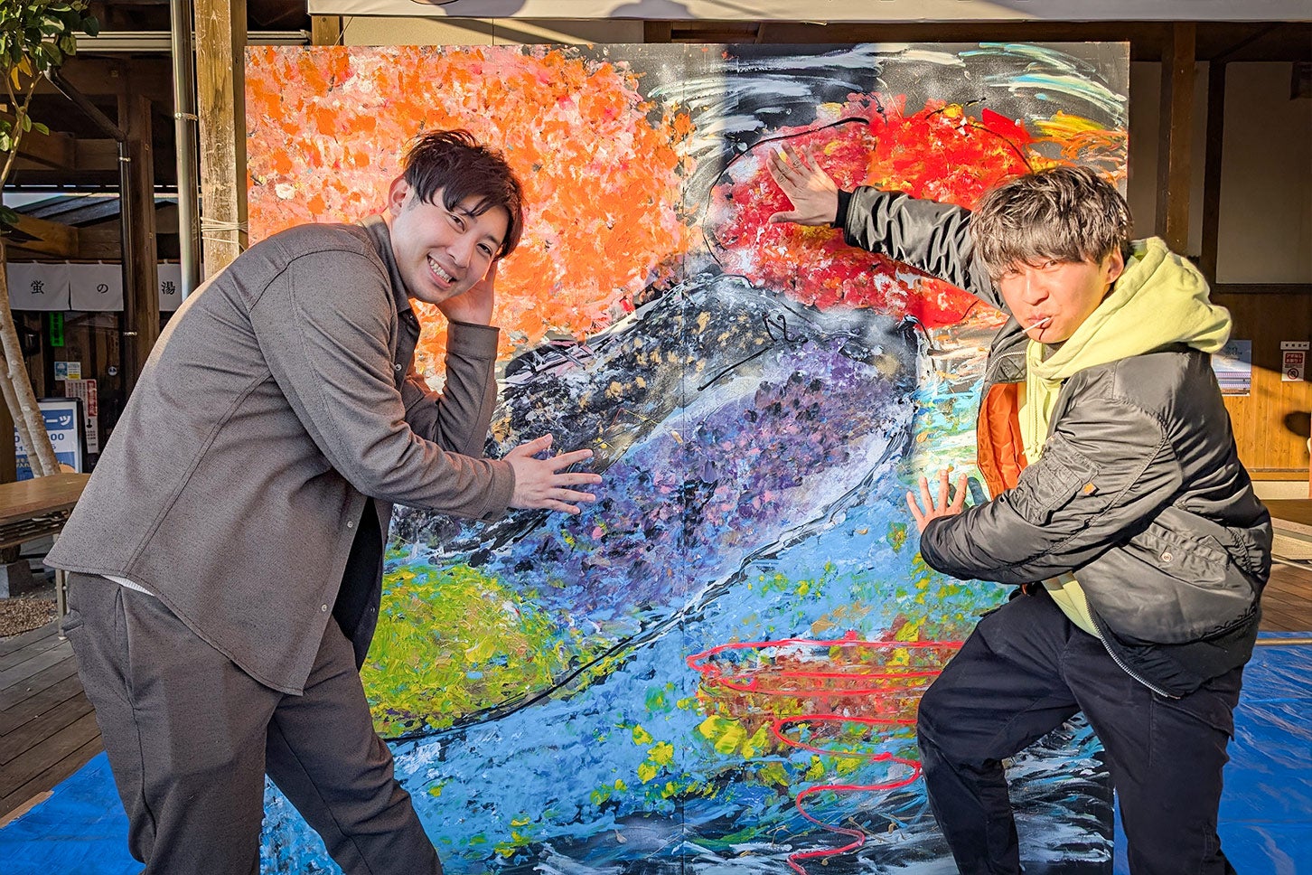 「拝啓、道の駅から」のスーザン（写真左）と、相方のだんぺい（写真右）です。道の駅 蛍街道西ノ市にて