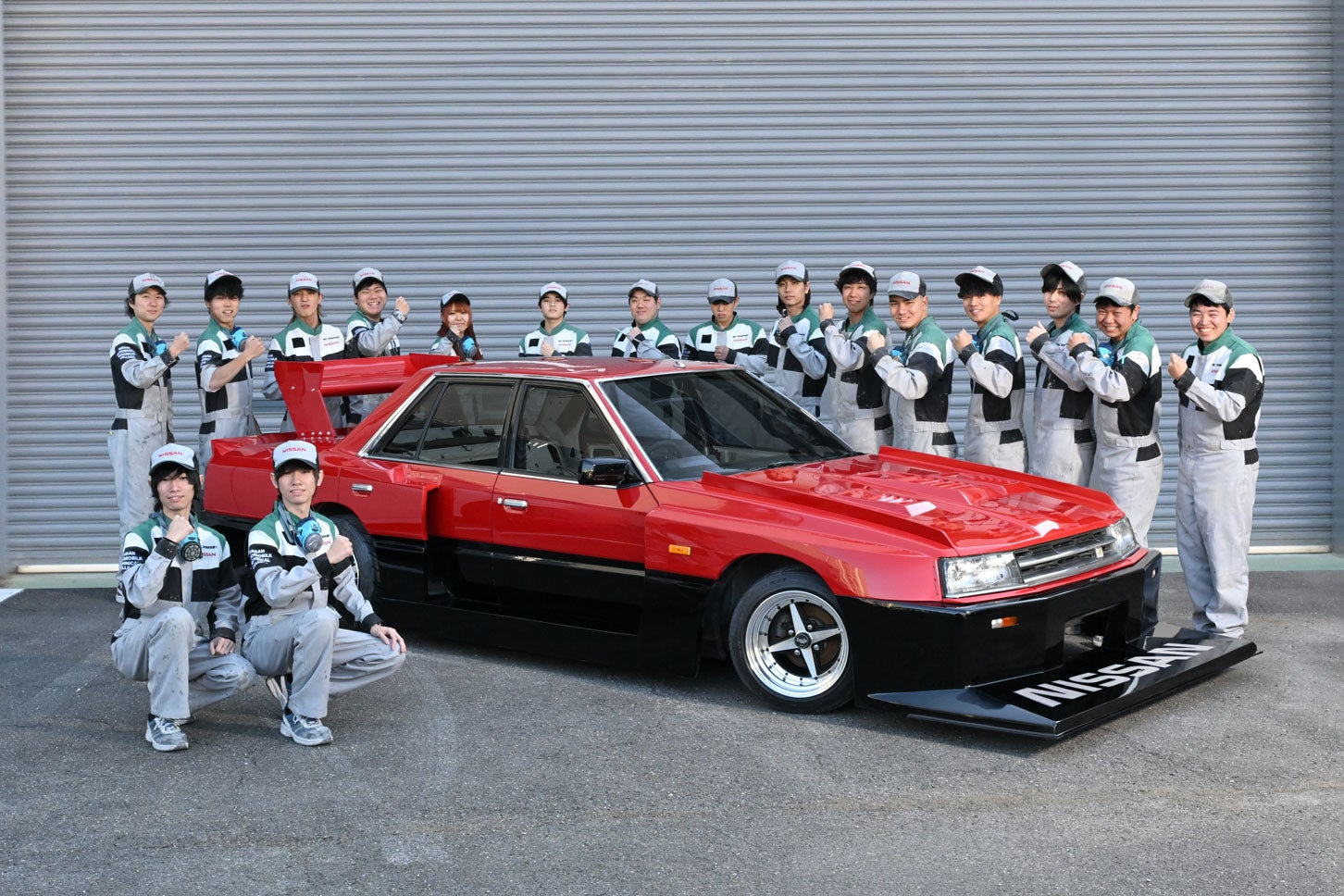 「Re30 スカイラインシルエット」を製作した 日産愛知自動車大学校 自動車整備・カーボディーマスター科 3年生。