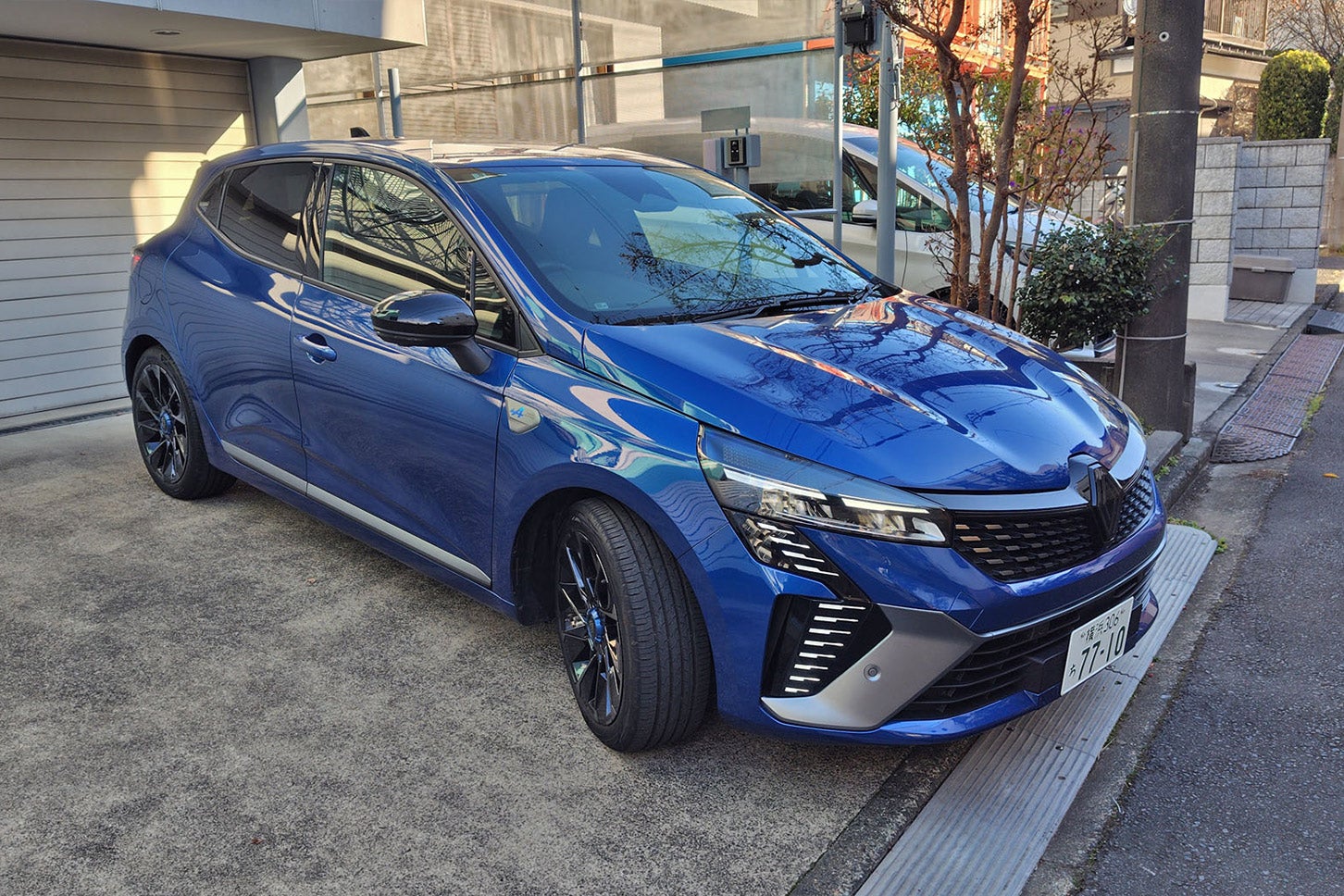 ルノー・ルーテシア エスプリ アルピーヌ フルハイブリッドE-TECH｜Renault Clio full hybrid E-Tech version esprit Alpine