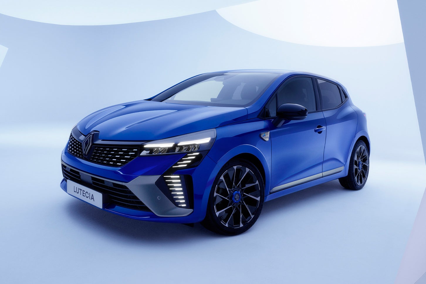 ルノー・ルーテシア エスプリ アルピーヌ フルハイブリッドE-TECH｜Renault Clio full hybrid E-Tech version esprit Alpine