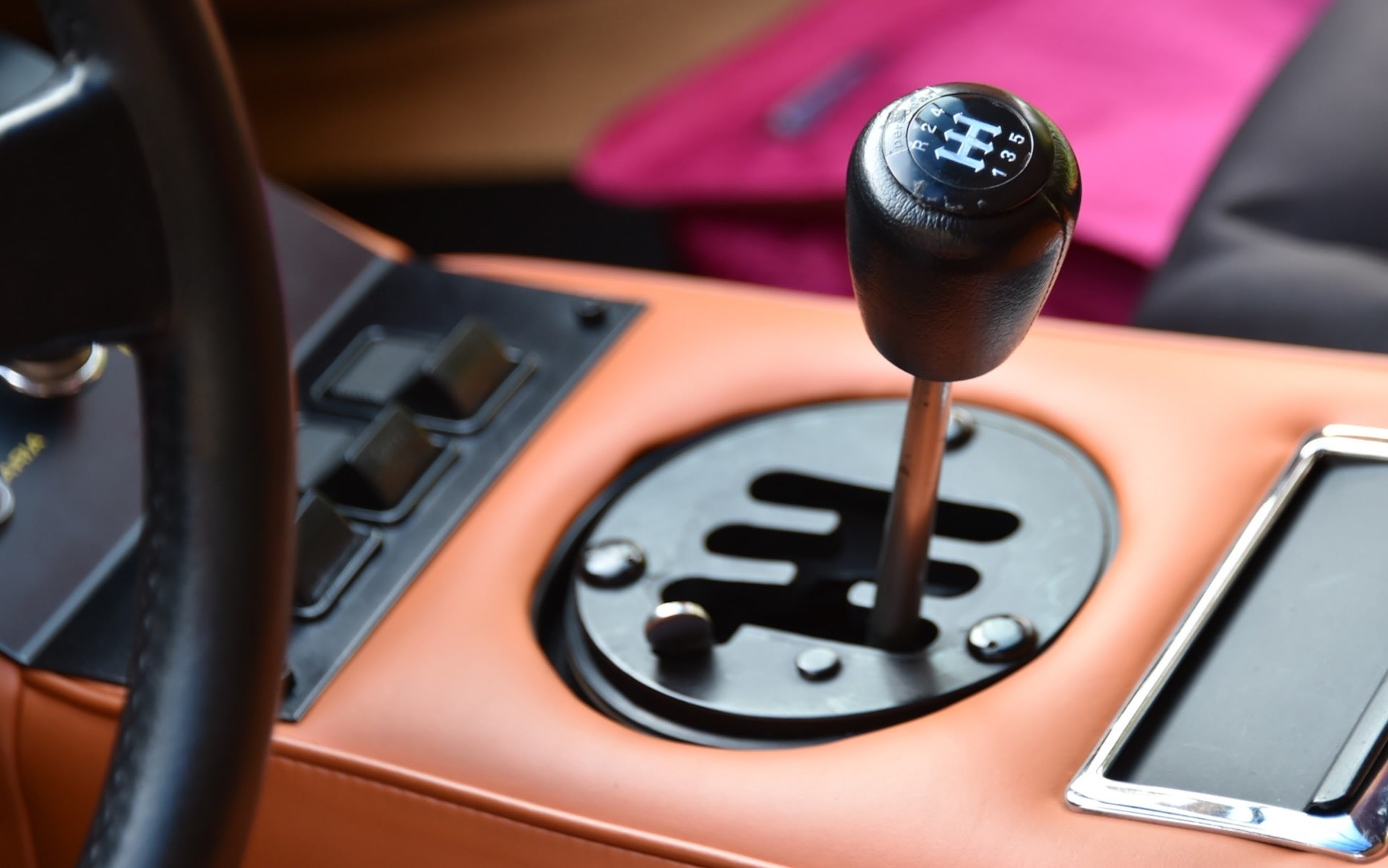 ランボルギーニ カウンタックのシフトレバー