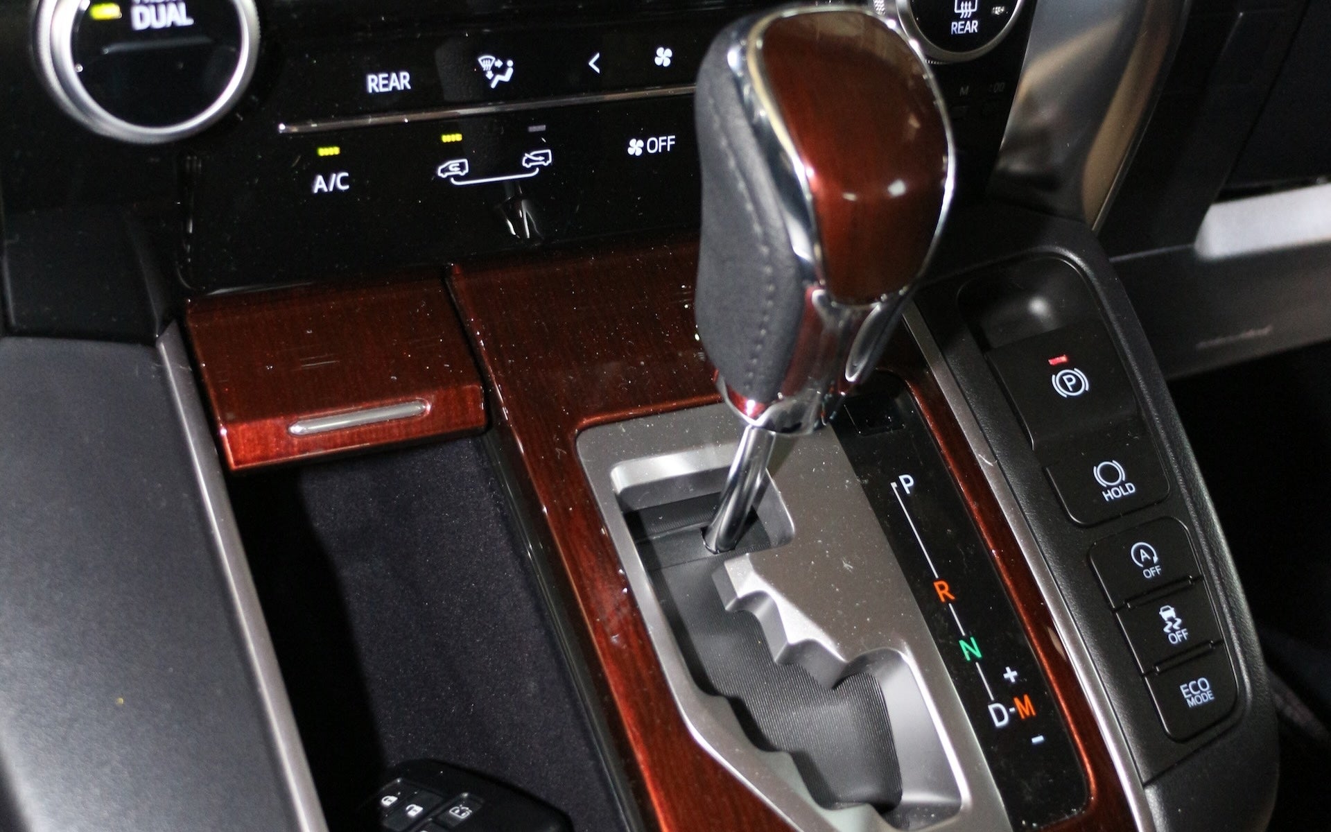 トヨタ アルファードのシフトレバー
