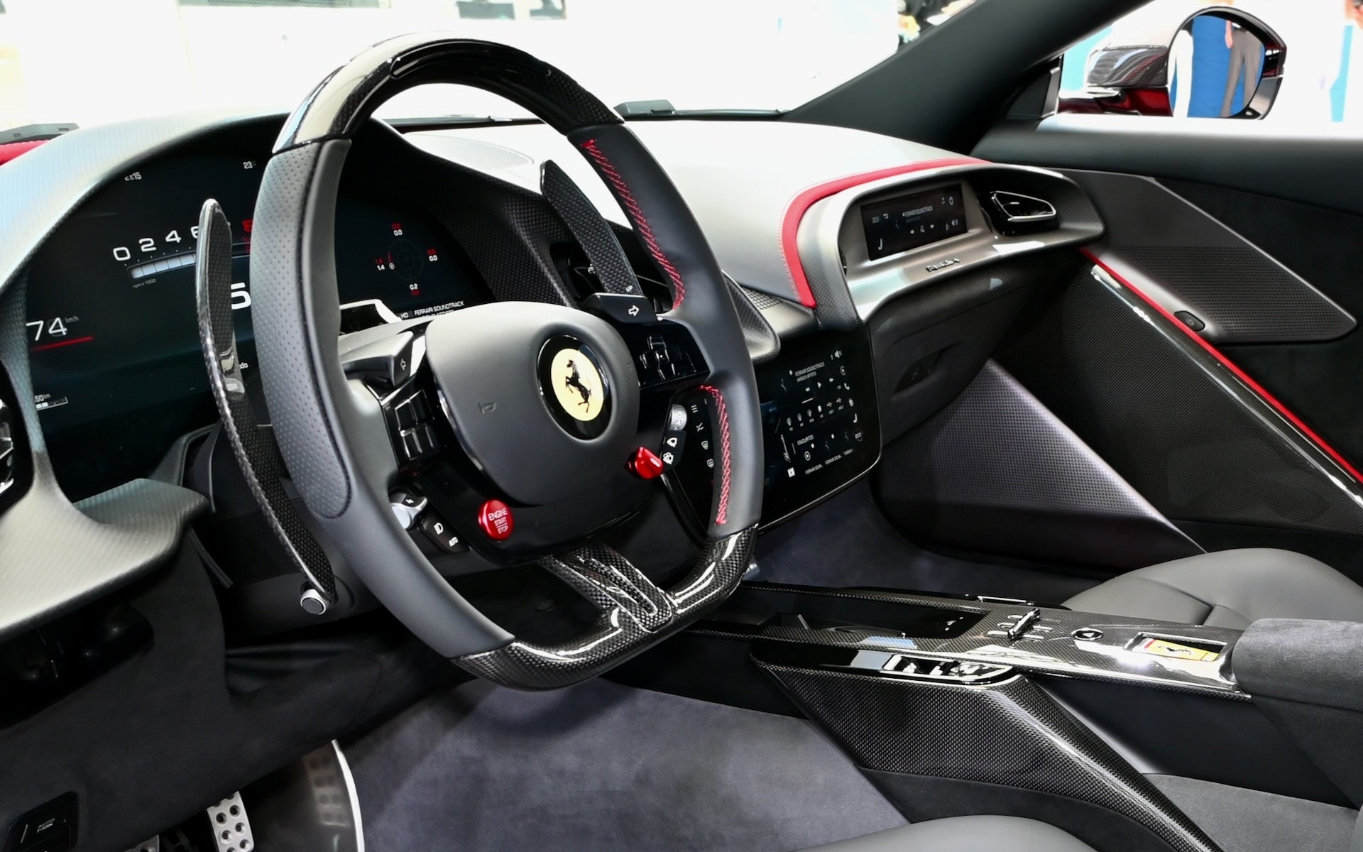 フェラーリ アマルフィ（2025）のパドルシフト