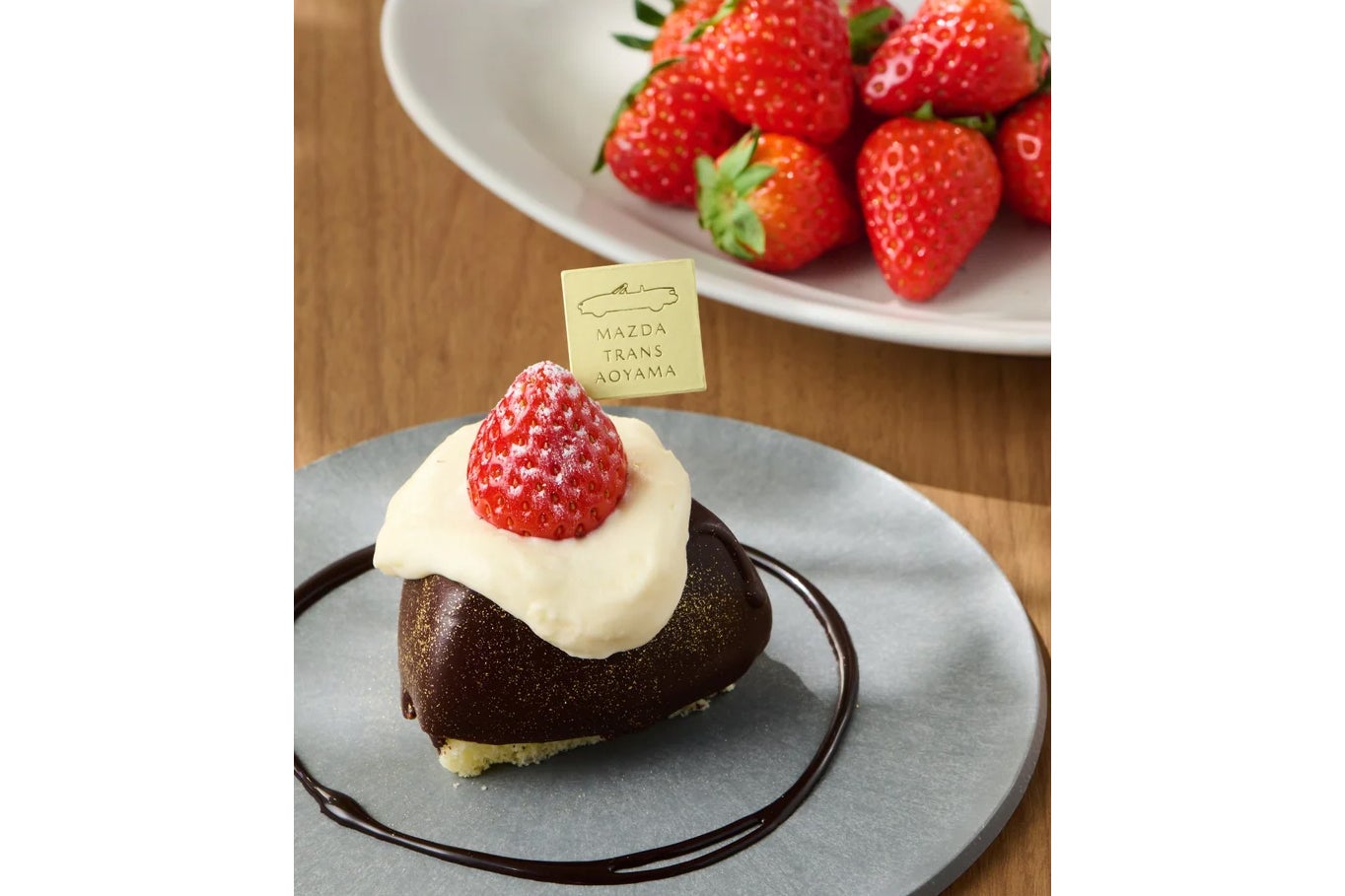 MAZDA TRANS AOYAMA｜ロータリーケーキ ～チョコレート×ストロベリー～（税込990円）
