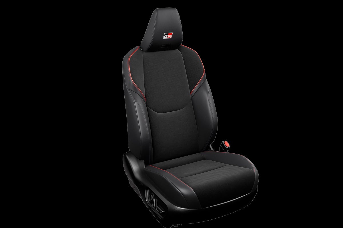 トヨタRAV4 GRスポーツ｜GR SPORT 専用スポーティシート（GRロゴ付）/合成皮革＋ブランノーブシート表皮（パーフォレーション&レッドステッチ付）