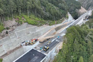 三遠南信道 東栄IC～鳳来峡ICの工事状況。