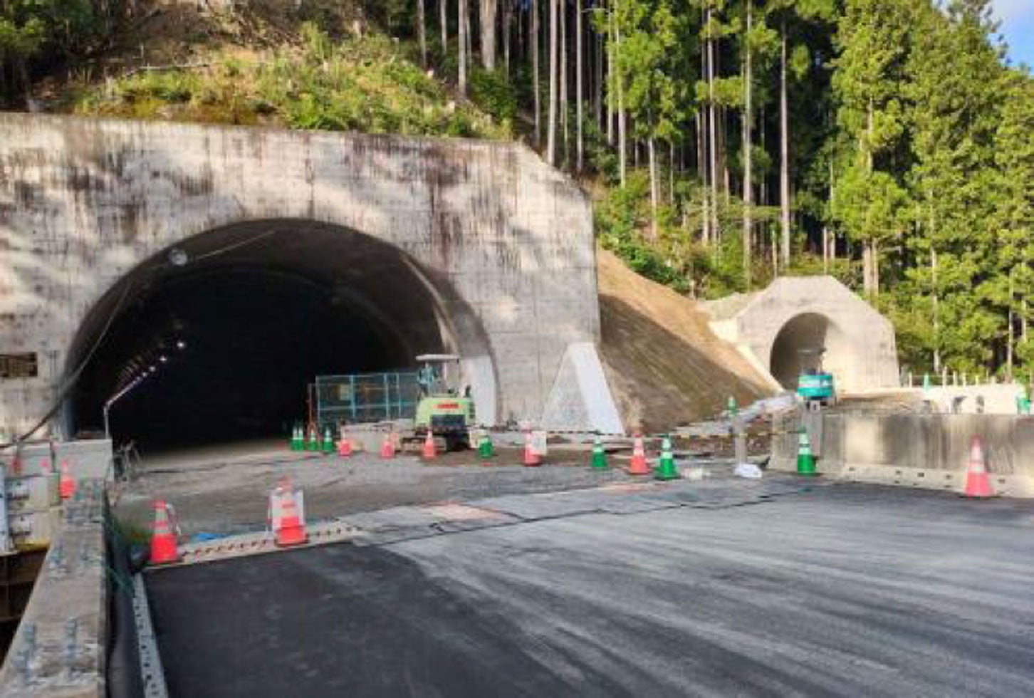 三遠南信道 東栄IC～鳳来峡ICの工事状況。