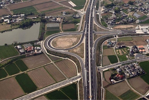 2016年に北九州～宮崎が全通した東九州自動車道。