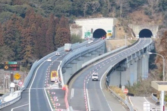 2016年に北九州～宮崎が全通した東九州自動車道。