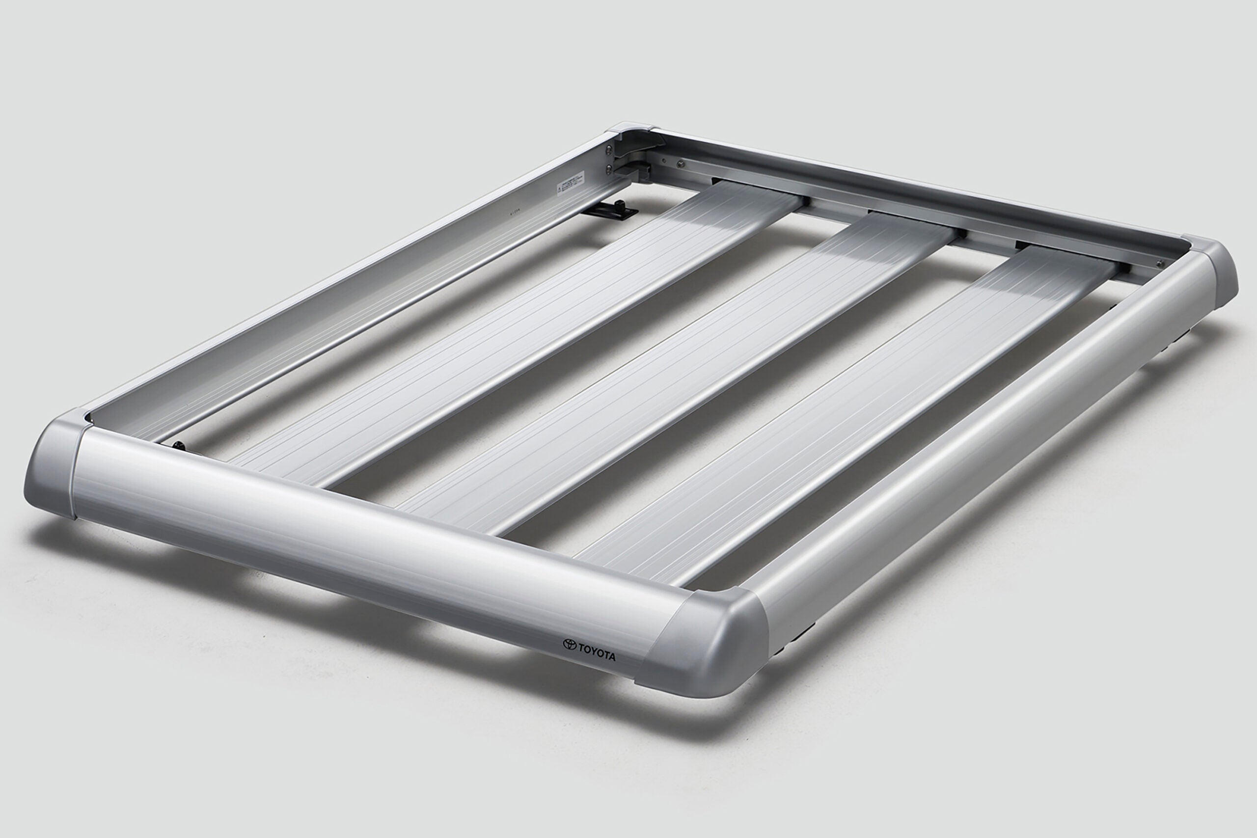 トヨタbZ4Xツーリング｜販売店オプション｜システムラックアタッチメント（アルミラック）：税込4万5100円