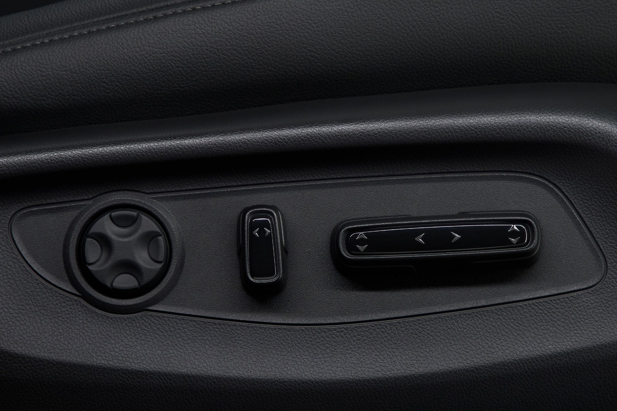 ホンダCR-V e:HEV RSブラックエディション｜運転席8ウェイパワーシート