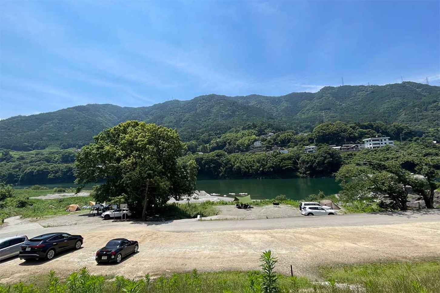 この美濃田の淵キャンプ村には、備え付けのN-VANで車中泊ができる軽キャンパー泊プランがある