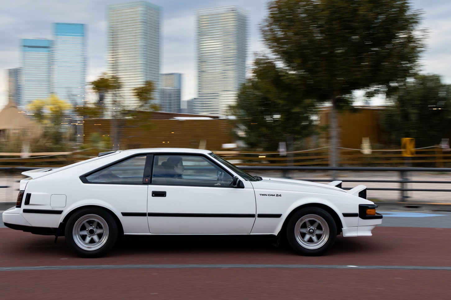 クルマと対話しながら街中を流す感覚は、ぜひ私と同世代のドライバーにも味わって欲しいです